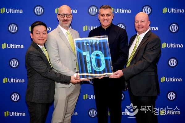 (Left to Right) Jack Li, Regional Business Director, Ultima Markets, Jean-Phiippe Mota, Board Director, Ultima Markets, Christian Vieri, Inter Legend, & Mark Goater, Director, Ultima Markets