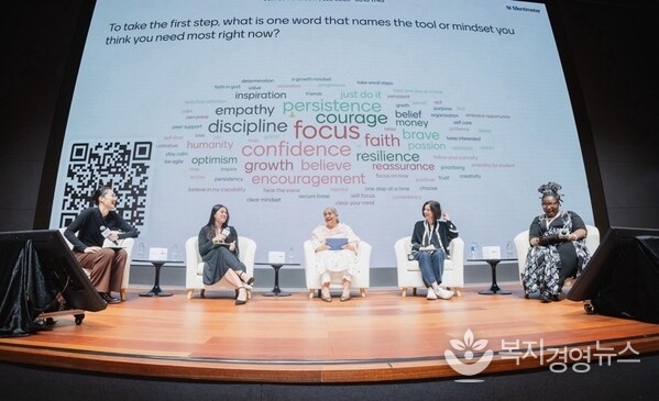 Yvette Kong and Anna Yao from Project Melo moderated a panel with Yidan Prize laureates, Dr Rukmini Banerji, Professor Usha Goswami, and Angeline Murimirwa, about their turning points as educators.